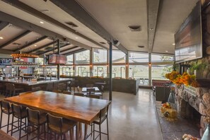 Bar (in der Unterkunft)