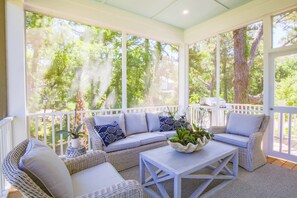 TV - Access to 2 Community Pools!  Stunning Home w/ Two Master Suites.  Seabrook Amenity Cards Available! (Seabrook Island)