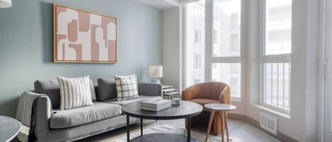 Télévision, chaîne hi-fi