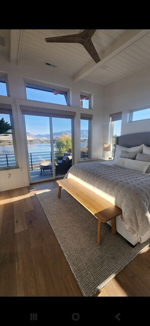 5 chambres, lit de bébé portatif, Wi-Fi, literie fournie