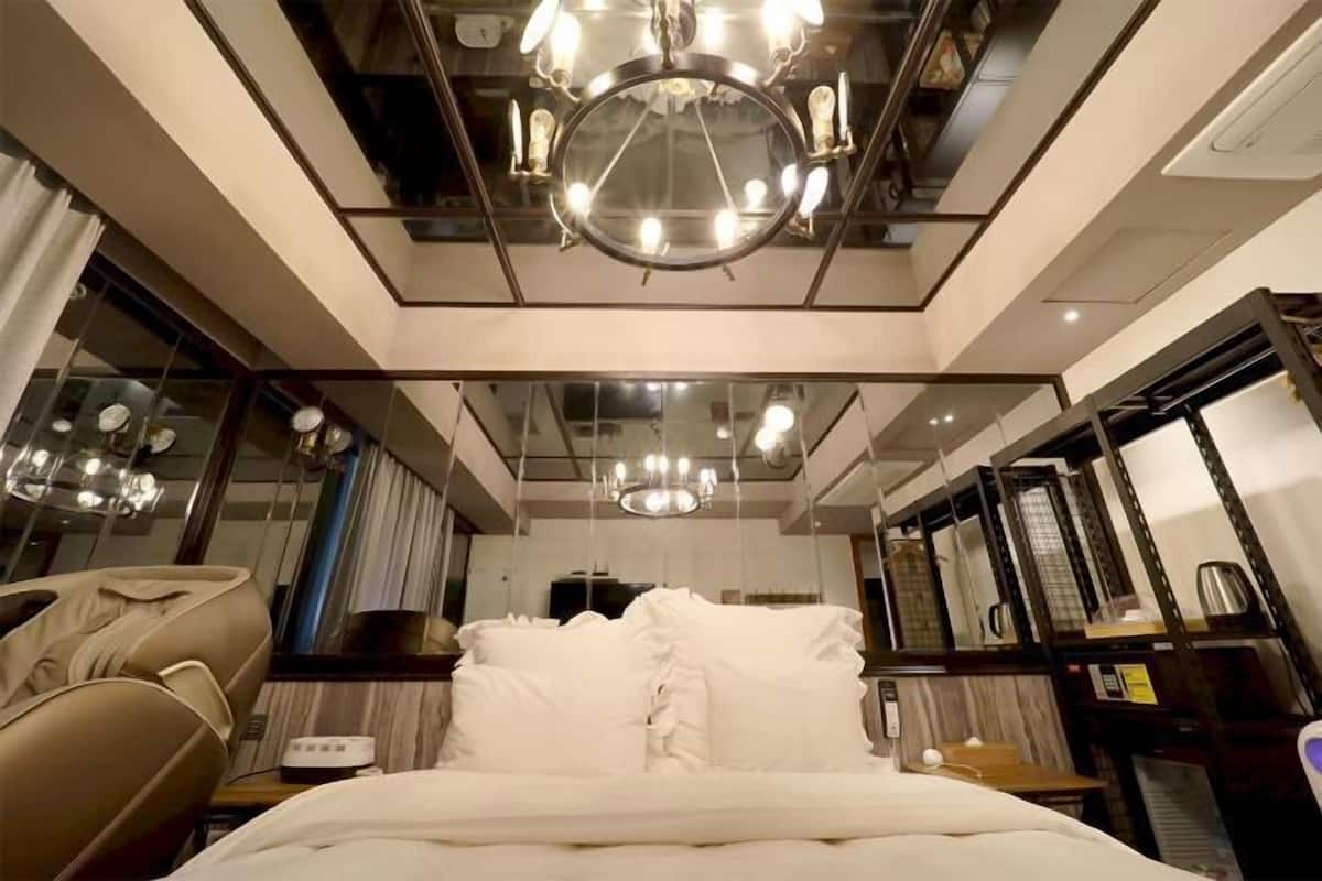 Wifi gratis, decoración personalizada y muebles diferentes