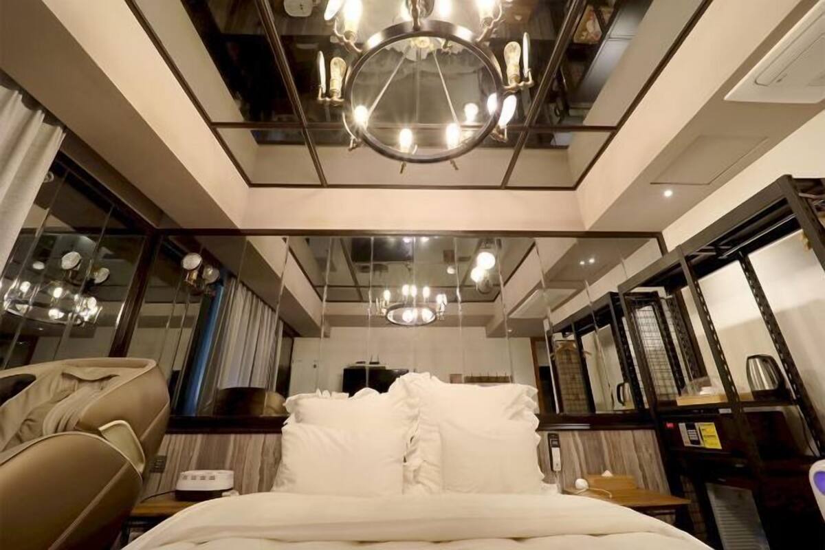WiFi (free), individually decorated, individually furnished, bed sheets