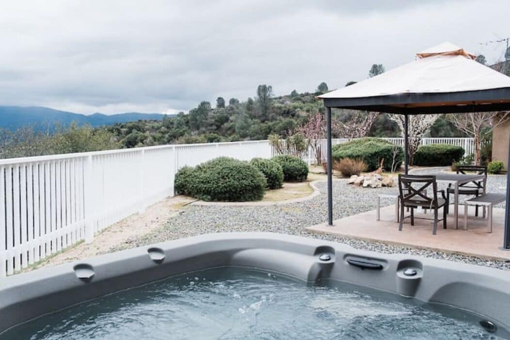 Exclusive Mountain House with Hot Tub near Yosemite and Bass Lake