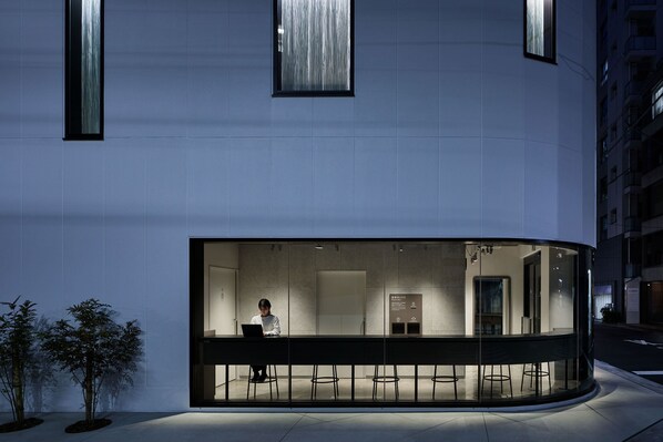 Exterior - 9h nine hours Ningyocho (Tokyo)