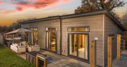 Hawthorne Lodge, 15 Roadford Lake Lodges