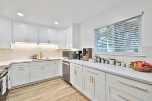 Fridge, microwave, oven, stovetop - Relaxing & Peaceful 6BR Home w/HotTub/Game/Funtime (Pacifica)