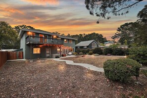 Exterior - Relaxing & Peaceful 6BR Home w/HotTub/Game/Funtime (Pacifica)