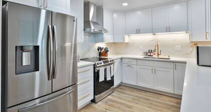 Relaxing & Peaceful 6BR Home w/HotTub/Game/Funtime