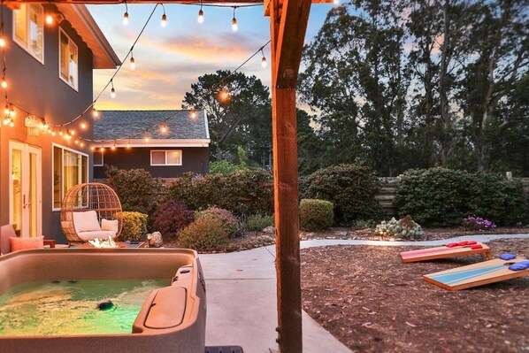 Terrace/patio - Relaxing & Peaceful 6BR Home w/HotTub/Game/Funtime (Pacifica)