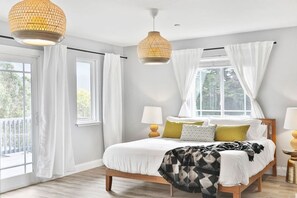 6 bedrooms, iron/ironing board, travel cot, WiFi