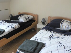3 Schlafzimmer, Schreibtisch, Reisekinderbett, kostenloses WLAN