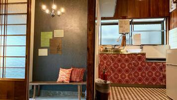 32-inch TV with digital channels