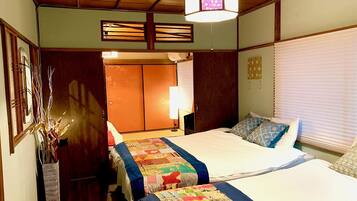 2 室のベッドルーム、テンピュール、客室ごとに異なる装飾、デスク