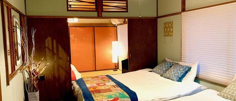 2 chambres, matelas Tempur-Pedic, décoration personnalisée, bureau