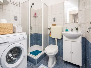 Departamento (Duplex Two Bedroom Apartment with Ter) | Baño | Regadera y toallas