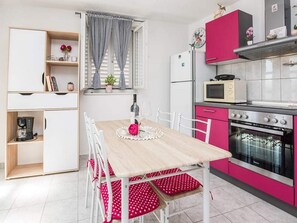 Apartment (Duplex Two Bedroom Apartment with Ter) | Private kitchen
