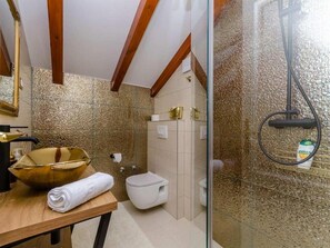 Villa (Two Bedroom Villa with Terrace and Se) | Bathroom | Shower, towels - Villa Antica (Rogoznica)