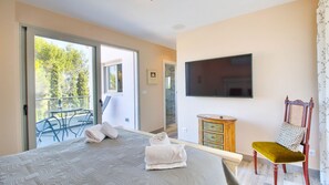 2 slaapkamers, een strijkplank/strijkijzer, gratis wifi, beddengoed