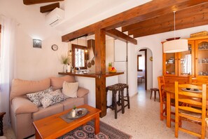 TV - Villa with communal pool on the Montgó (Denia)