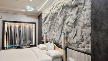 Quarto exclusivo, sacada, vista para o lago | Roupas de cama premium, cofres nos quartos, individualmente decorados