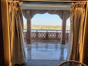 Quarto exclusivo, sacada, vista para o lago | Roupas de cama premium, cofres nos quartos, individualmente decorados