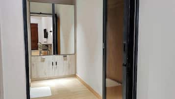 Quarto exclusivo, sacada, vista para o lago | Roupas de cama premium, cofres nos quartos, individualmente decorados