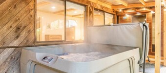Creekside Retreat Near Olympic NP: Hot Tub, Sauna and Firepit