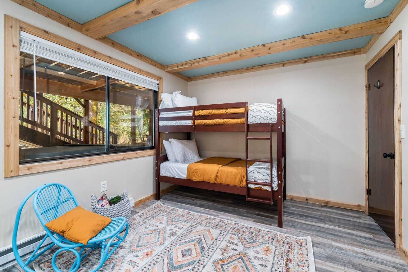 Desk, iron/ironing board, travel cot, free WiFi