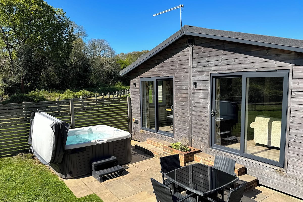 Luxury Cabin, 3 Bedrooms, Hot Tub, Garden Area (Luxury Cabin - Pet Friendly) | Garden