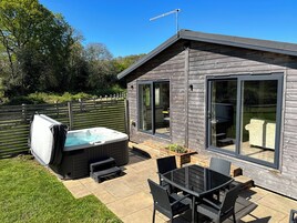 Luxury Cabin, 3 Bedrooms, Hot Tub, Garden Area (Luxury Cabin - Pet Friendly) | Garden