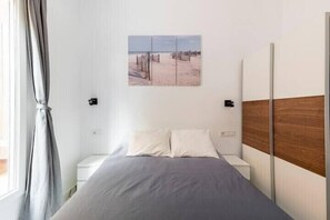 5 Schlafzimmer, Schreibtisch, Bügeleisen/Bügelbrett, kostenloses WLAN