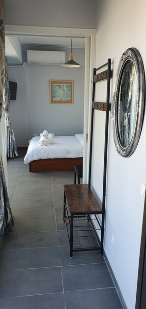 Blackout curtains, iron/ironing board, travel cot, free WiFi - Nikis Penthouse (Athens)