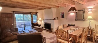 Spacious, Well Stocked Condo in the Foothills