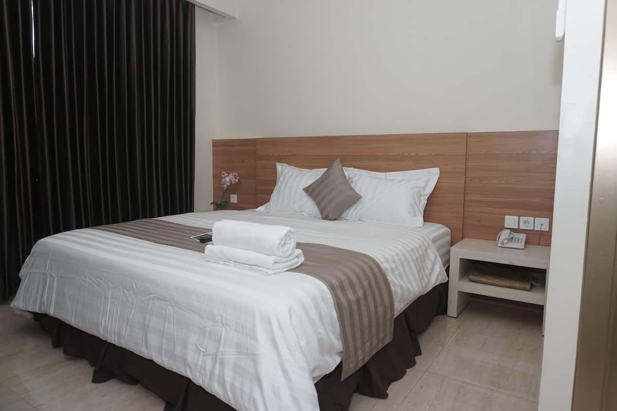 superior room, 1 bedroom | egyptian cotton sheets, premium bedding, desk, laptop workspace