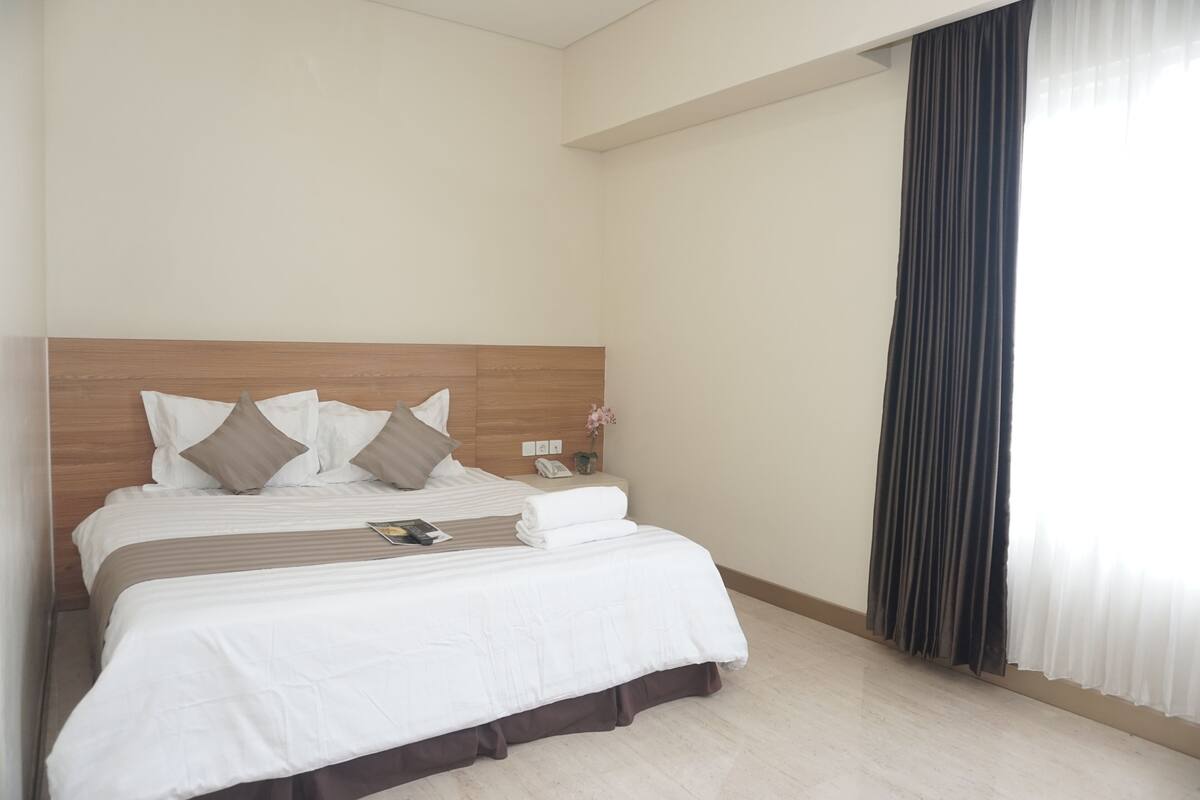ห้องดีลักซ์ดับเบิล, 1 ห้องนอน | ผ้าปูที่นอนฝ้ายอียิปต์, เครื่องนอนระดับพรีเมียม, โต๊ะทำงาน