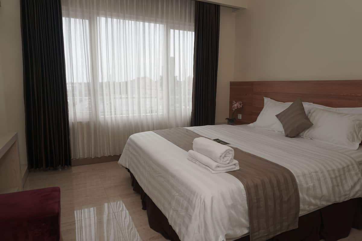 superior room, 1 bedroom | egyptian cotton sheets, premium bedding, desk, laptop workspace