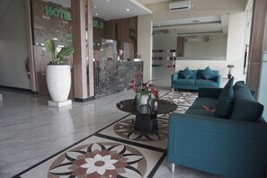 Reception - Cahaya 3 Hotel Near Juanda Airport (Sidoarjo)