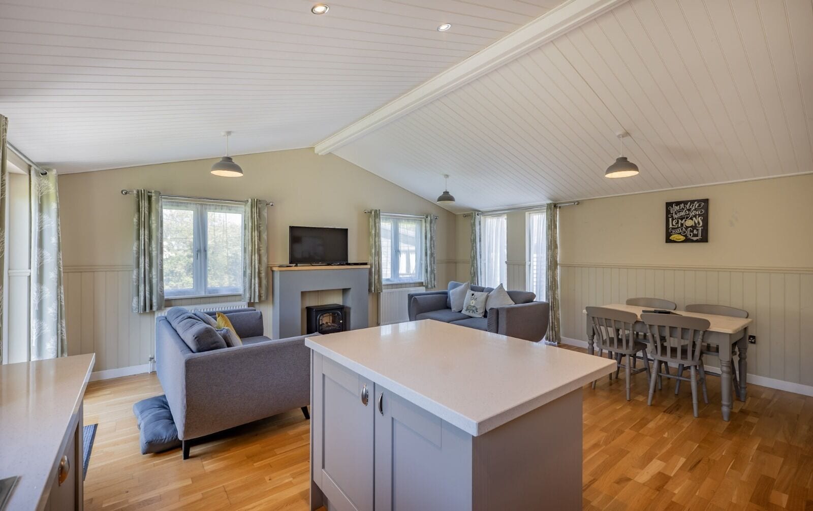 Luxury Cabin | Living area | 40-inch LCD TV with cable channels, TV