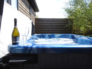 Luxury Cabin | Terrace/patio - Warren Wood Country Park (Pevensey)