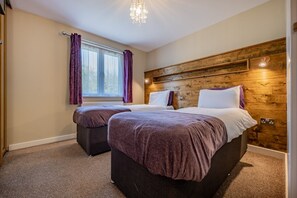 2 bedrooms, premium bedding, free WiFi, bed sheets - Warren Wood Country Park (Pevensey)
