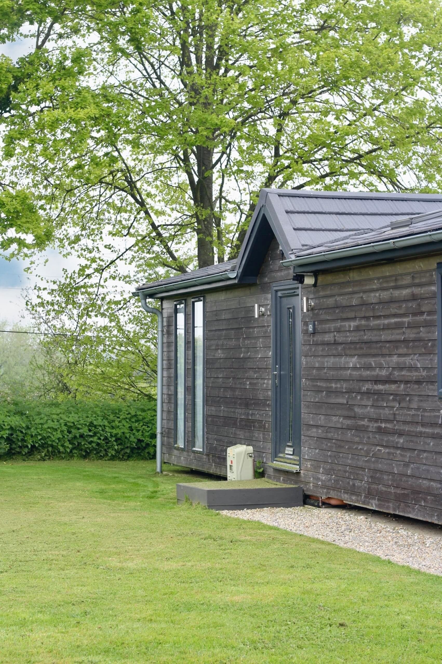 Vista frontal de la propiedad