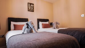 2 bedrooms, premium bedding, free WiFi, bed sheets - Warren Wood Country Park (Pevensey)