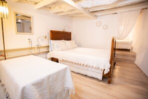 2 chambres, fer et planche à repasser, Wi-Fi gratuit, draps fournis