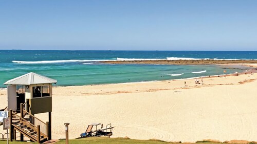 Beach House Ta Zott at Toowoon Bay