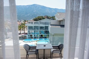 Duplex Suite | 高档床上用品、熨斗/熨衣板、免费 WiFi、床单