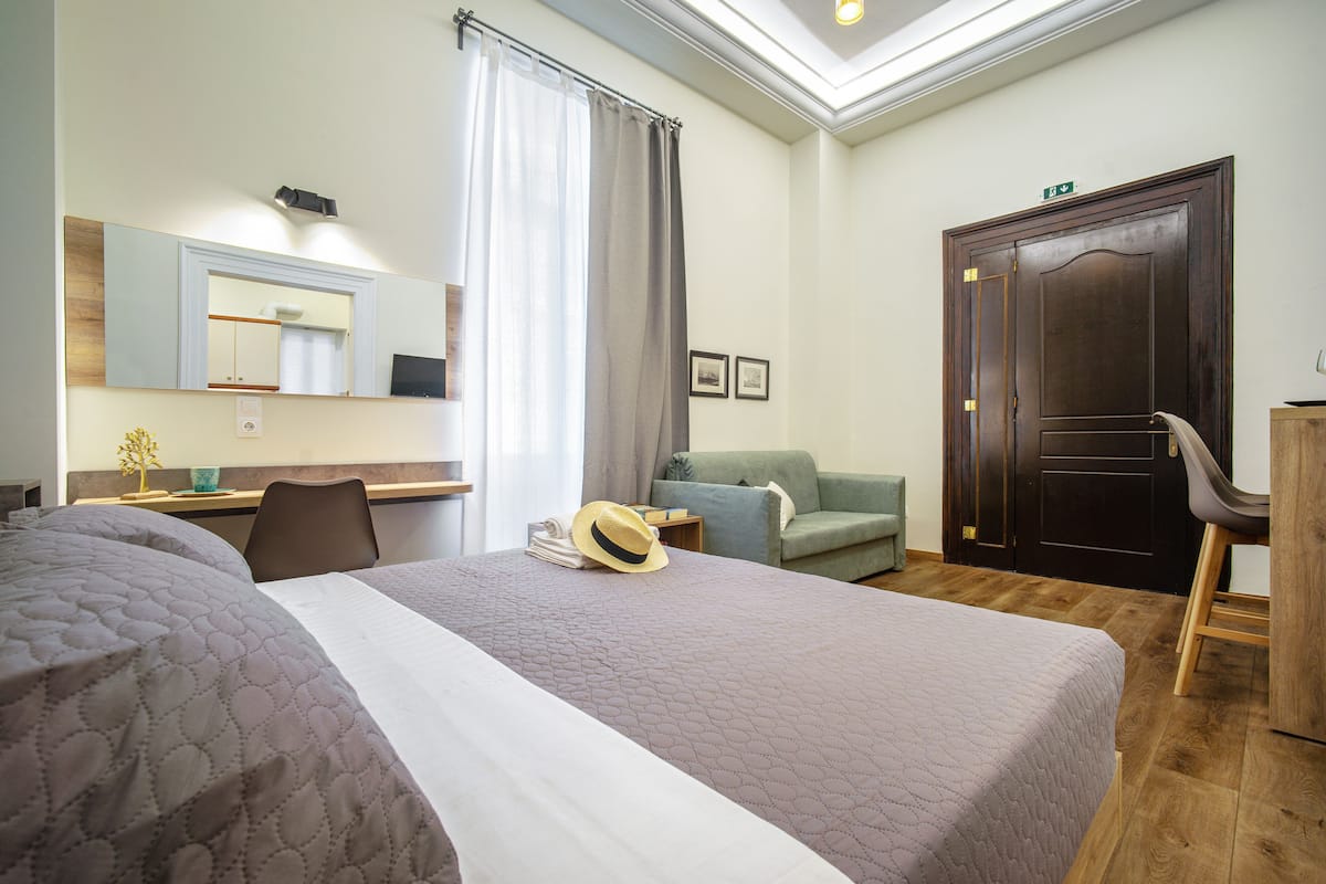 Deluxe Apartment | 1 bedroom, Egyptian cotton sheets, premium bedding, down comforters
