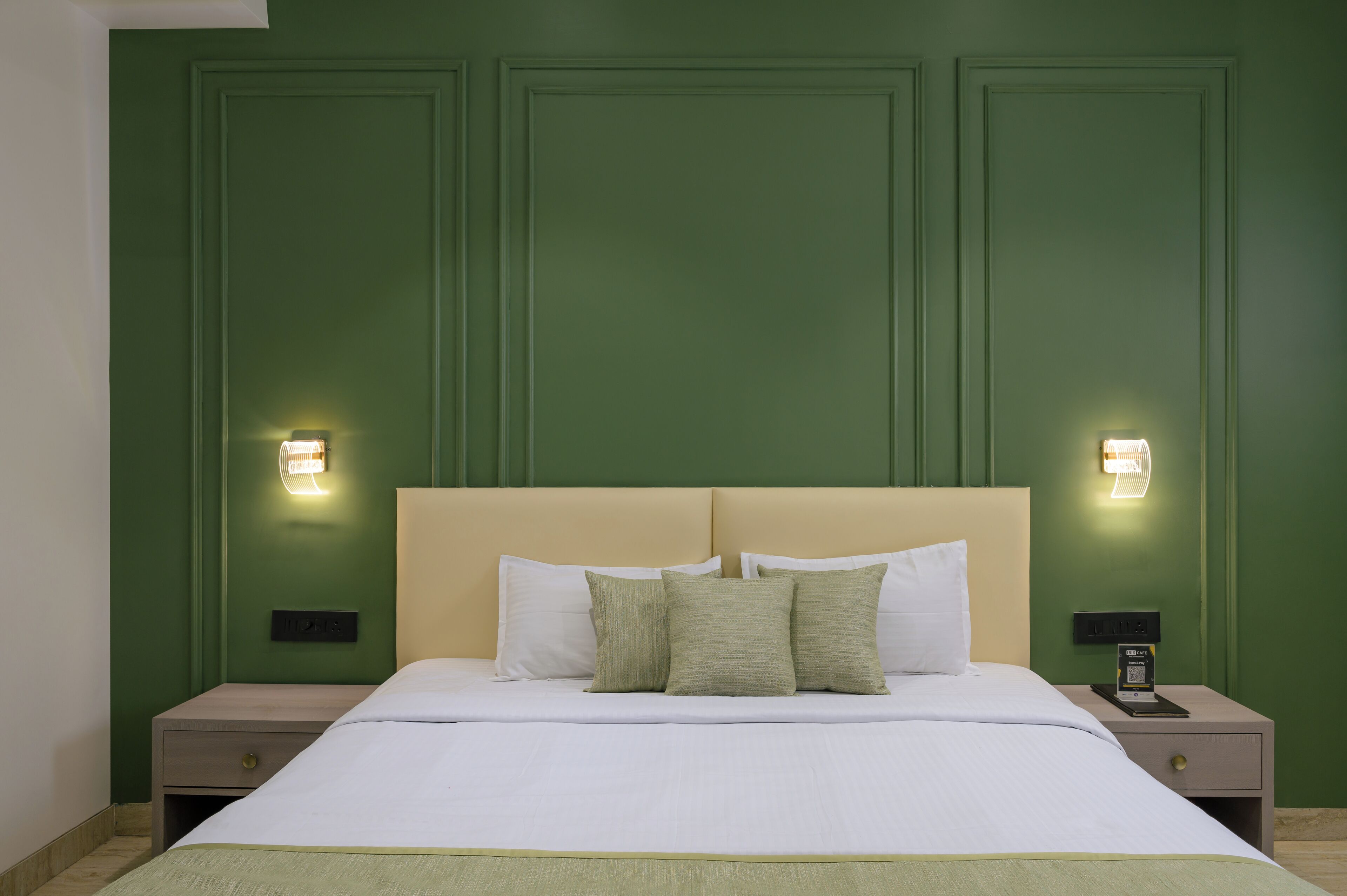 Desk, free WiFi, bed sheets
