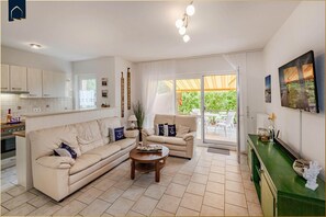 Fernseher, Stereoanlage