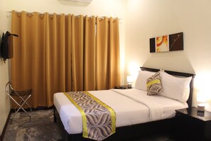 12 Schlafzimmer, Zimmersafe, Schreibtisch, kostenloses WLAN