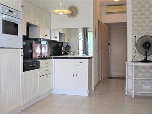 Oven, dishwasher, coffee/tea maker, toaster